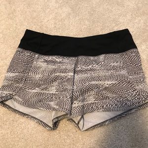 Lululemon Run Times short size 6